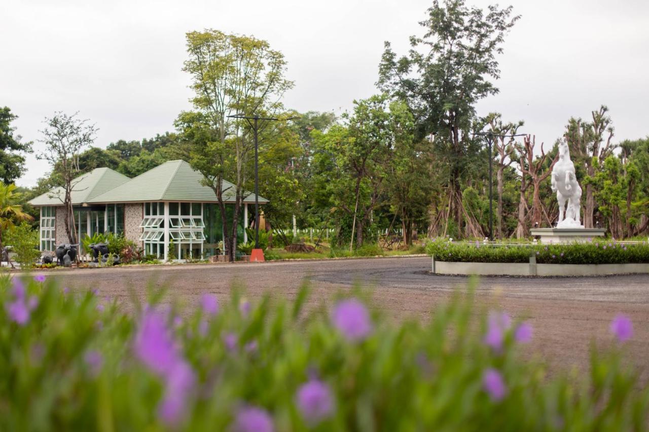The Chamuang Forest Nakhon Nayok Exterior photo